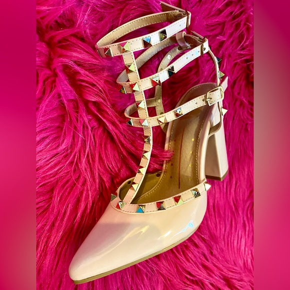 NEW  FAHRENHEIT STUDDED STRAPPY PUMPS , NUDE Sz 8-8.5 - Picture 3 of 11
